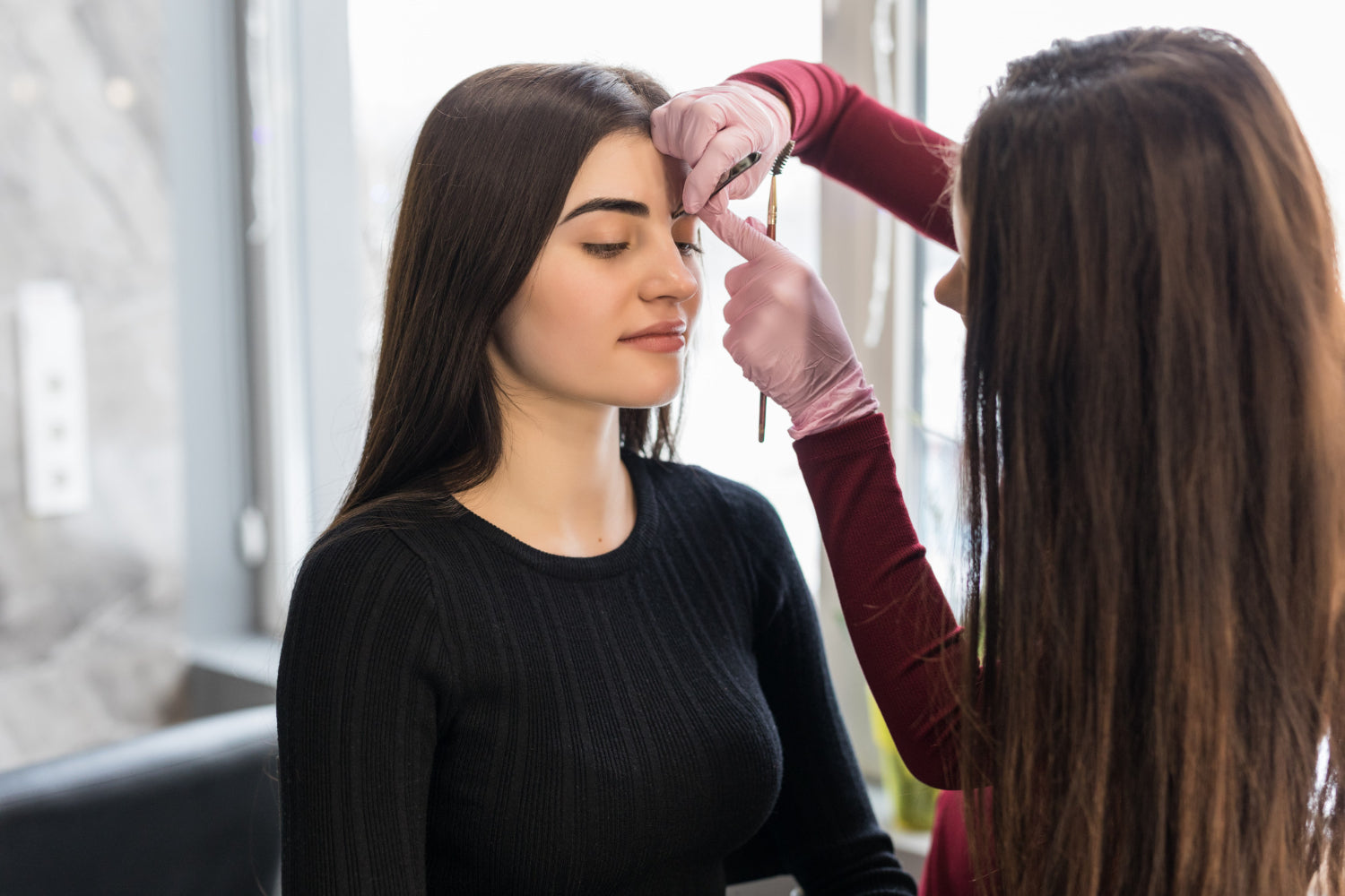 From Thin to Full Brows: How Stencils and Eyebrow Kits Work Together?