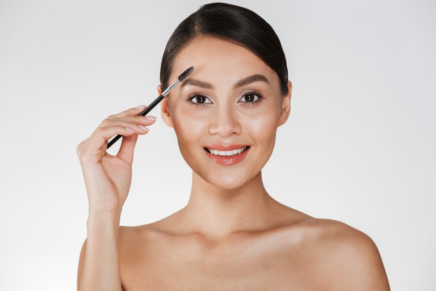 How To Choose The Best Brow Kit For Your Face Shape: Complete Guide