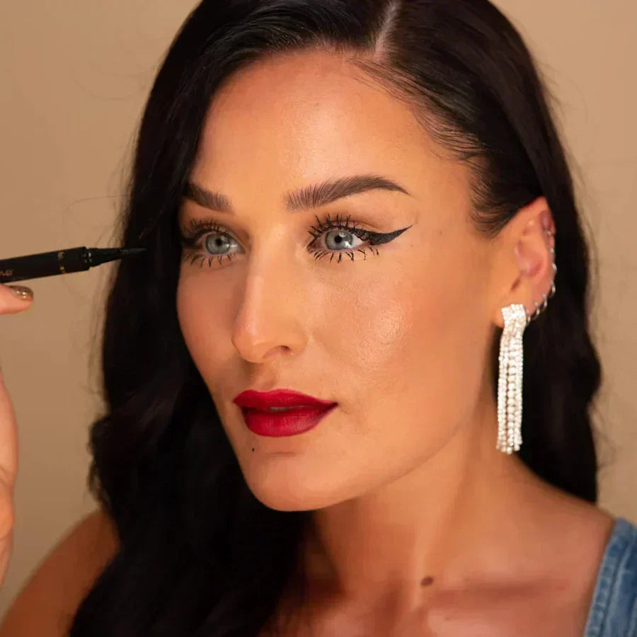 The Best Liquid Eyeliner Techniques for Hooded, Almond, and Round Eyes