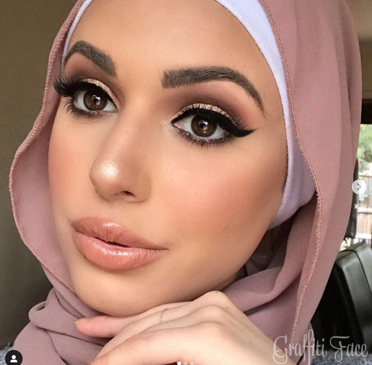 Defined brows for a lifted eye look